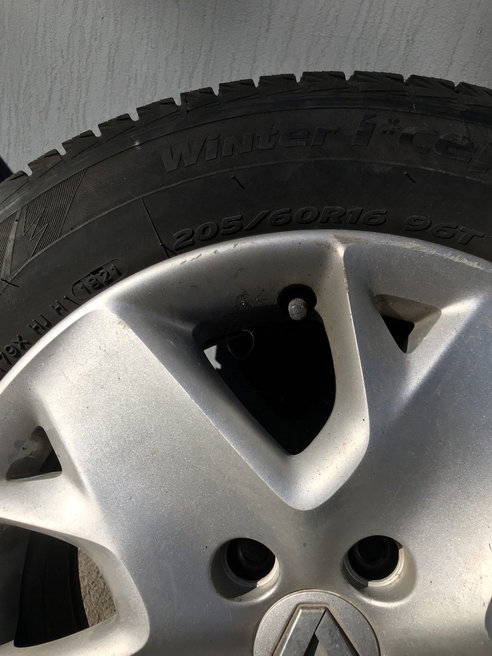 Шини Hankook Winter I*Cept iZ2 W616 205/60 R16 96T XL — фото 7