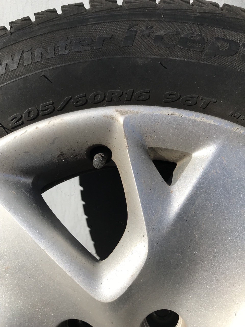 Шини Hankook Winter I*Cept iZ2 W616 205/60 R16 96T XL — фото 10